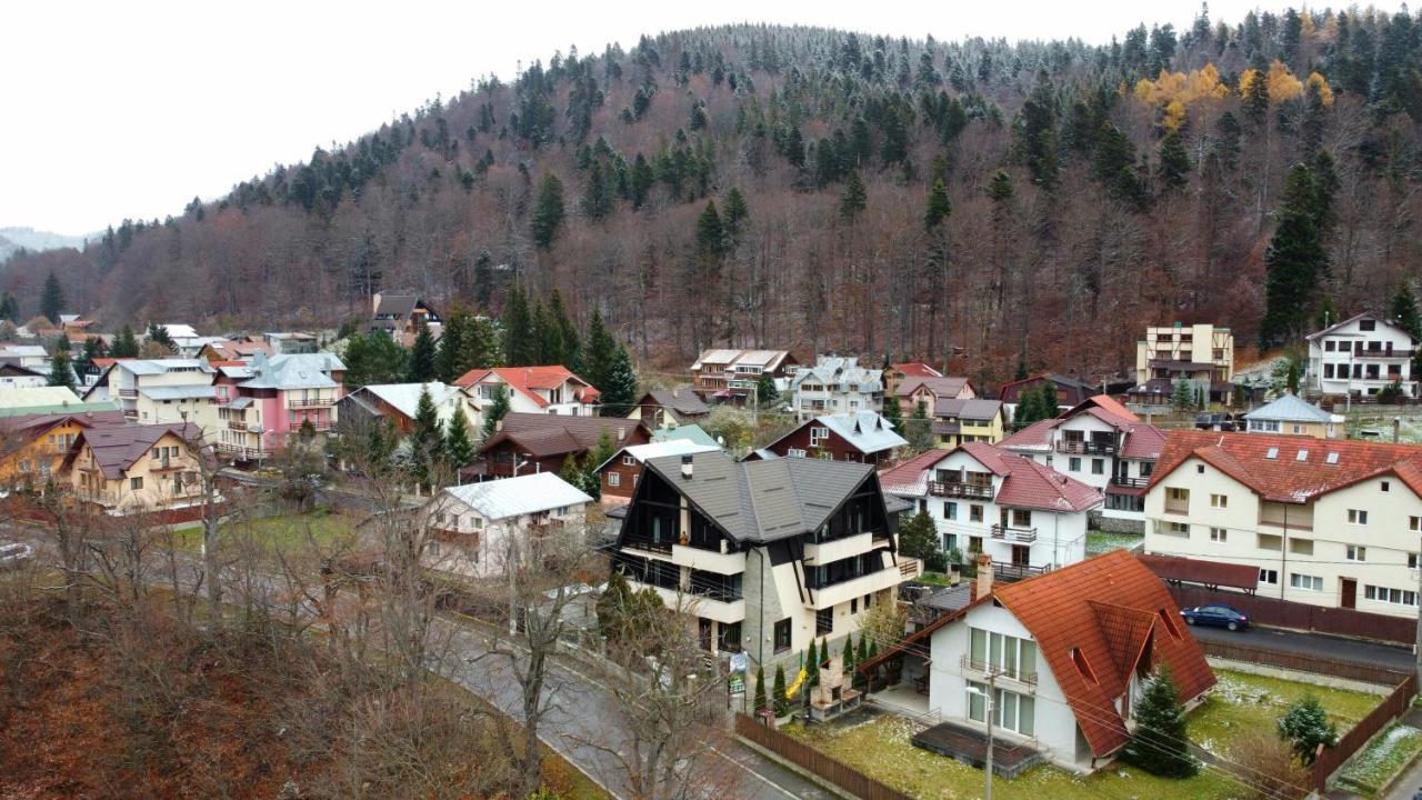 Pensiunea Public House Buşteni Eksteriør bilde