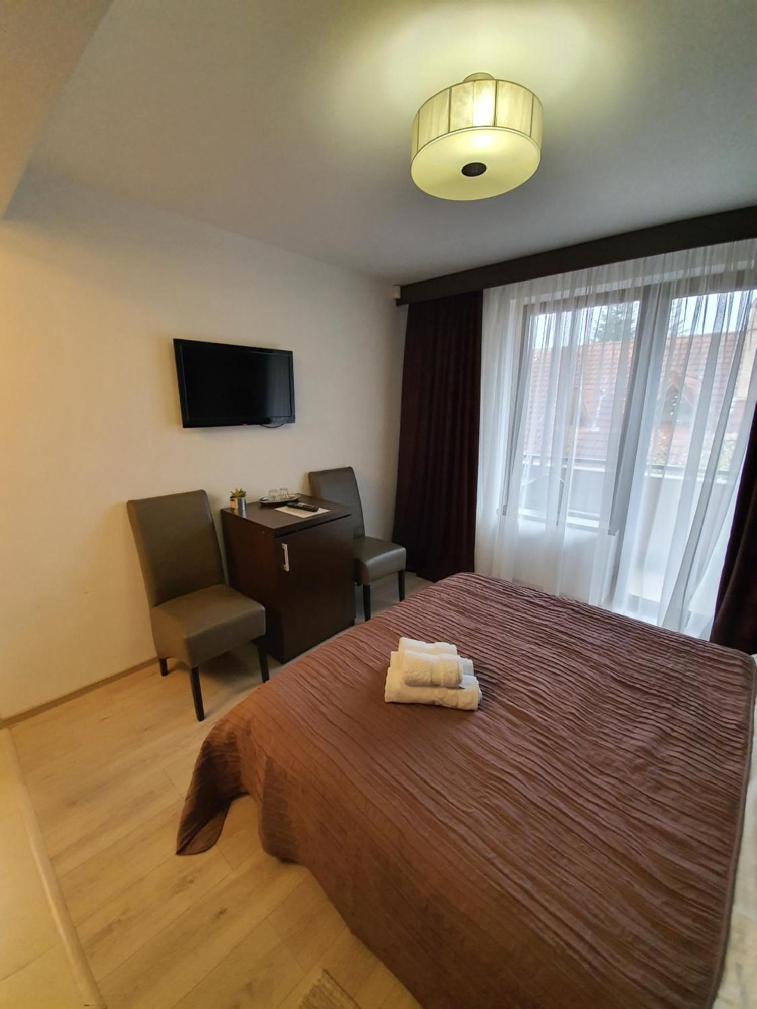Pensiunea Public House Buşteni Rom bilde