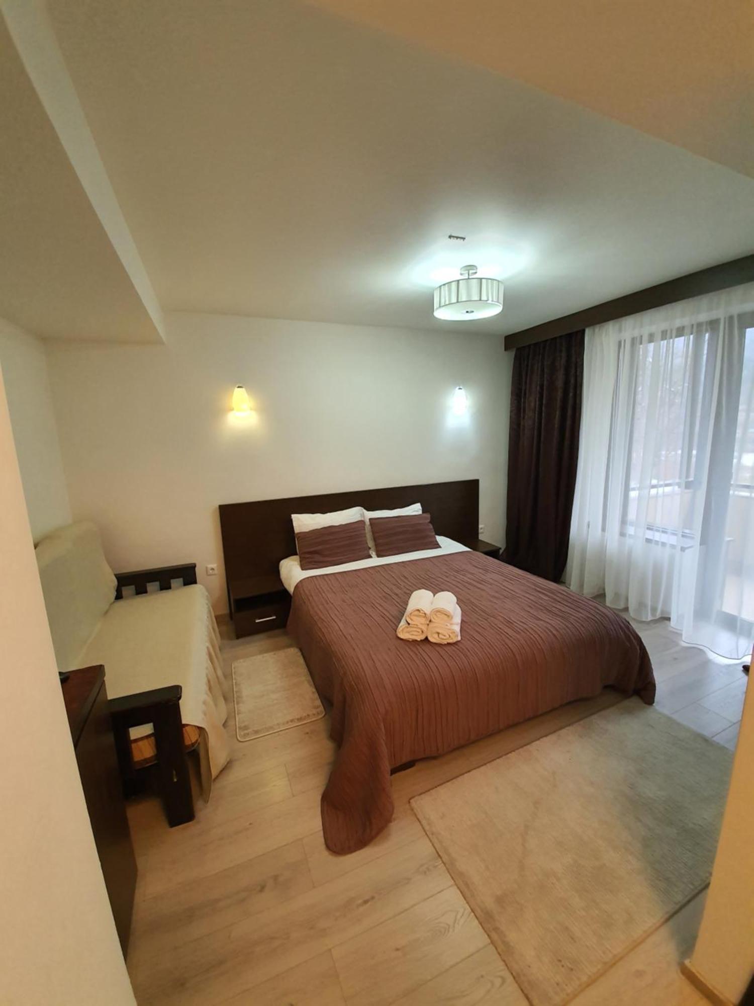 Pensiunea Public House Buşteni Rom bilde