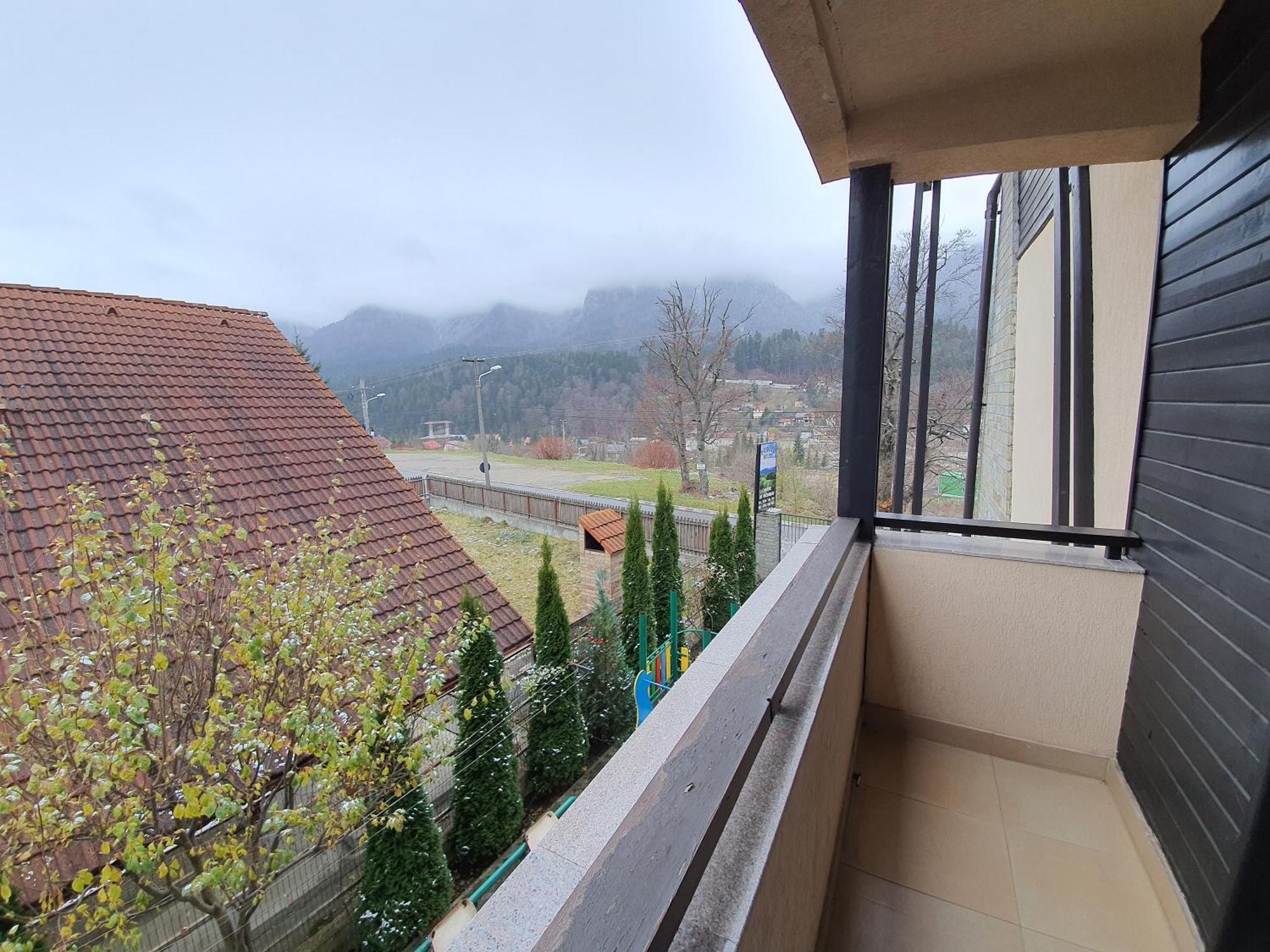 Pensiunea Public House Buşteni Rom bilde